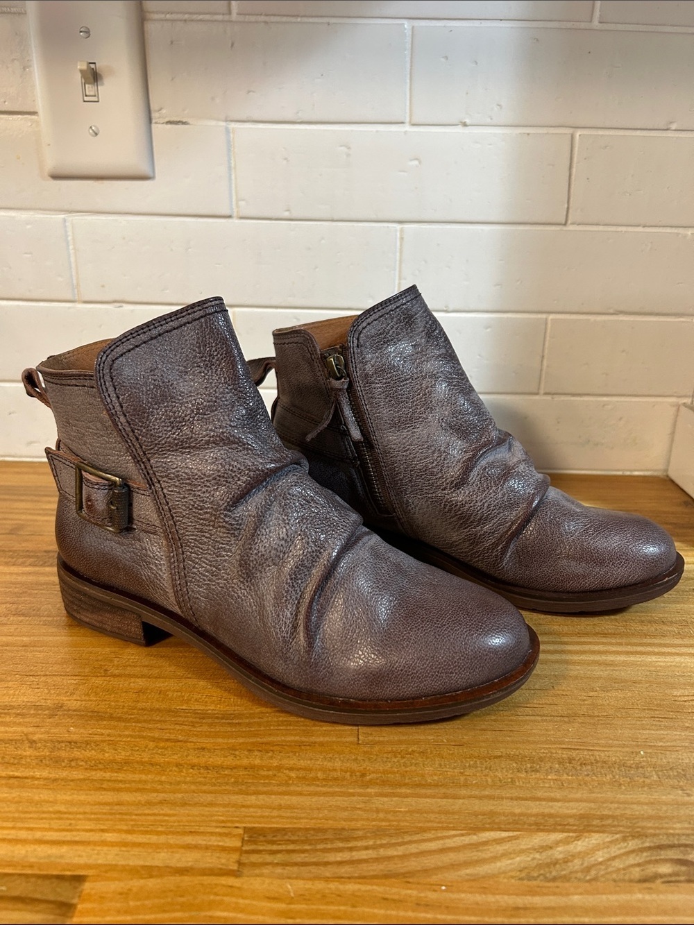 Sofft Brookdale Womens Root Brown Leather Ankle Boots Side Zip and Buckle Size 6
